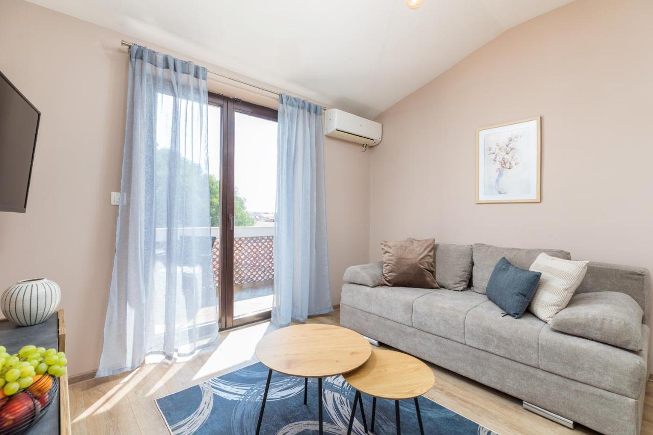 Wine House Apartments & Rooms Marceta Fazana Exterior photo